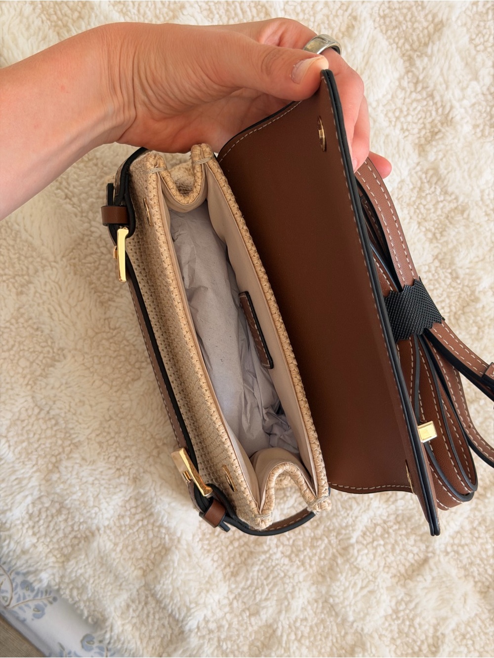 H&M Brown and Natural Straw Crossbody Bag with Gold Accents - Picture 7 of 8